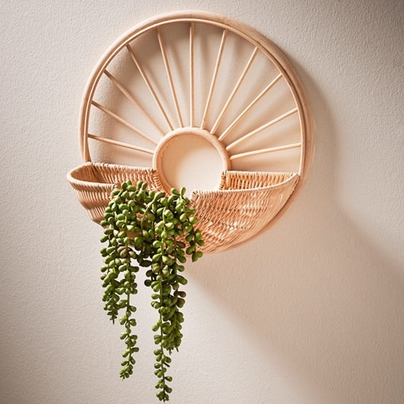 Rattan Sun Wall Basket NWT